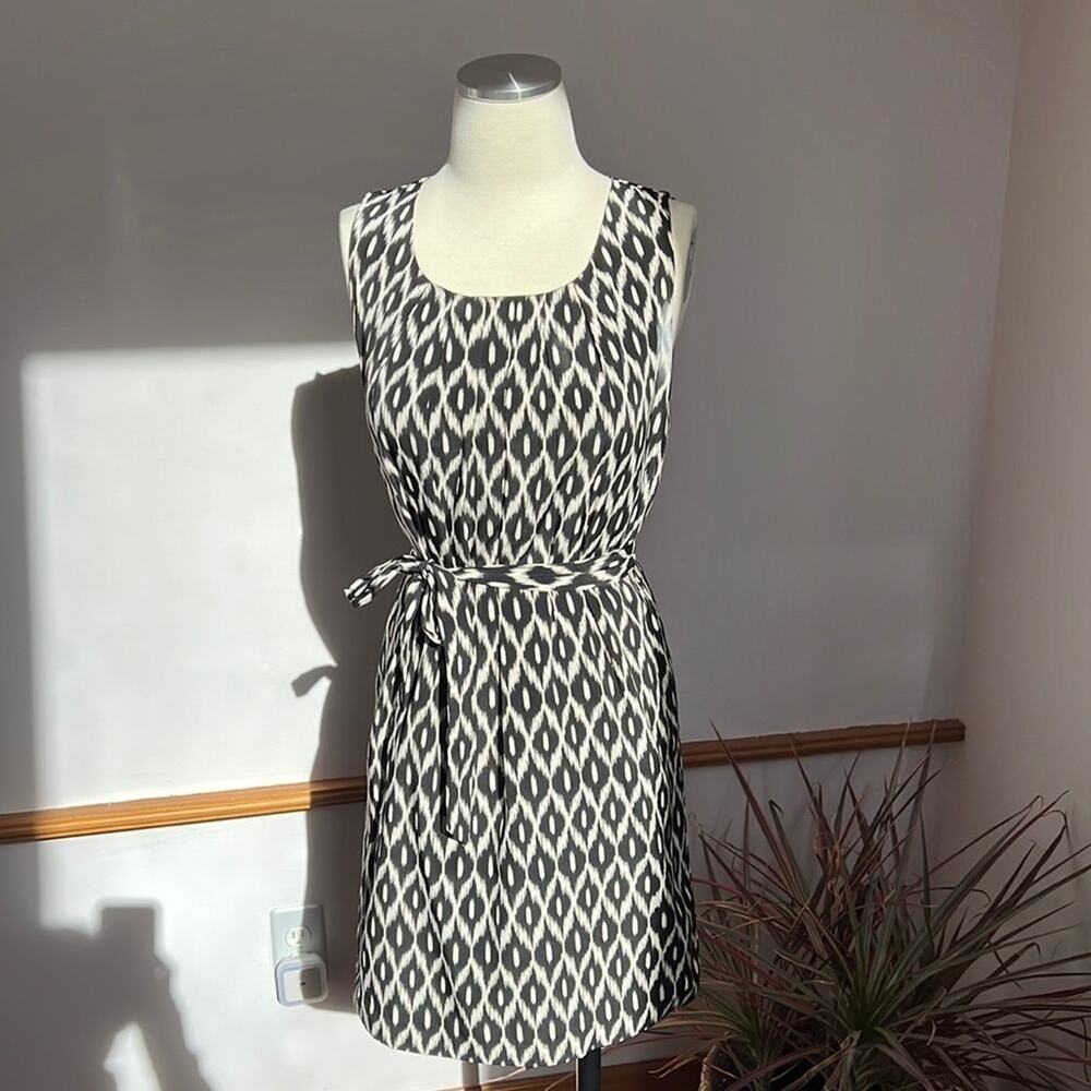 Love21 Forever 21 Black Cream Belted Shift Dress XS Mini Casual